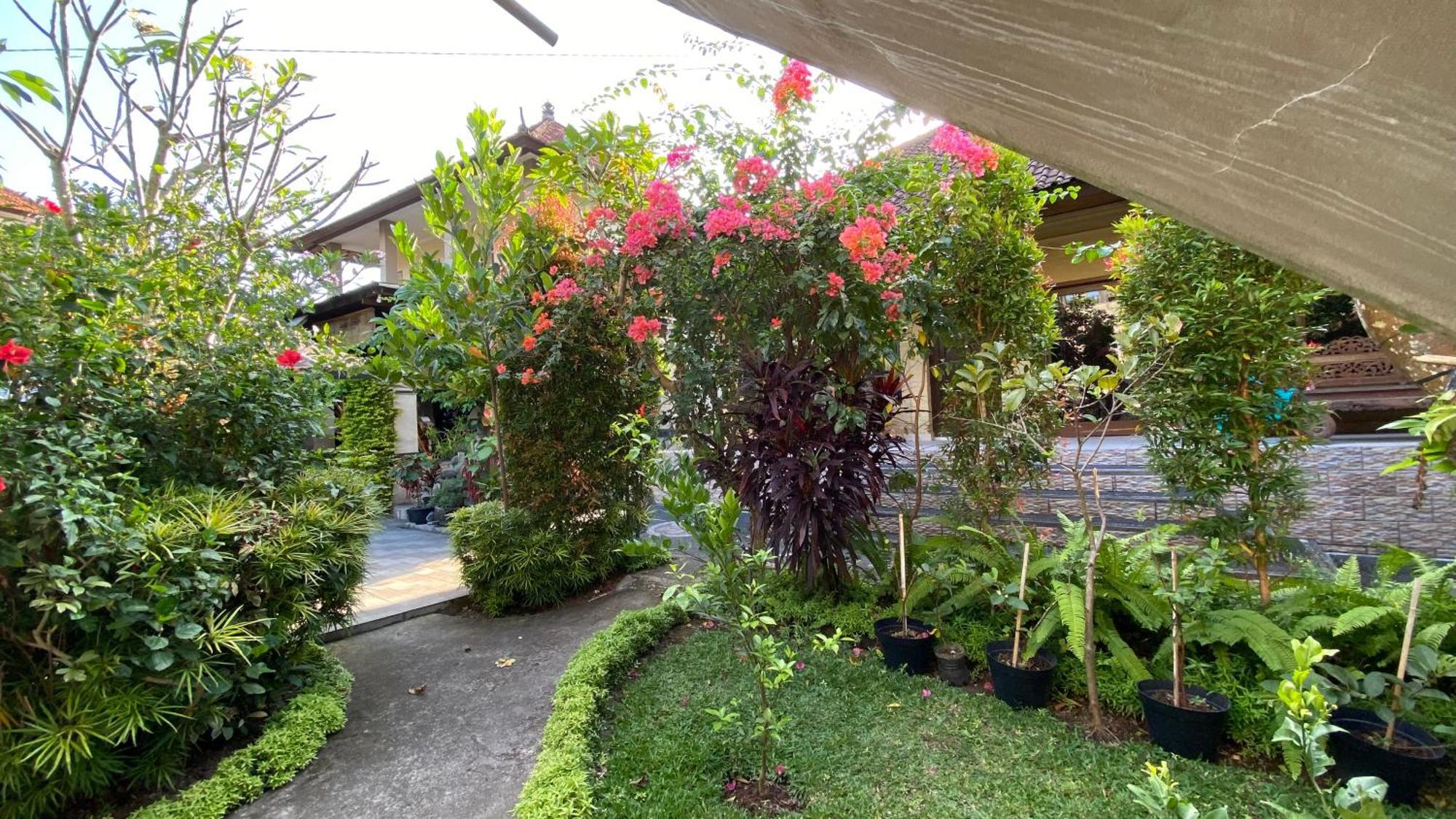 Ayu Bisma Homestay Ubud Exterior foto